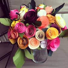 7 Links For Making Paper Flowers While You Re Relaxing Handmade Flowers Paper Rolled Paper Flowers Paper Flower Bouquet