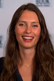 Clean eating food blogger Deliciously Ella called out by Kew botanist after  he reveals she could have made wedding guests ill with 'HIGHLY TOXIC' cake 