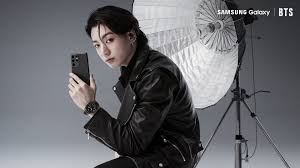 In the new photo we see jungkook wearing silver earrings. Suspicious Activity Reported On Bts Jungkook S Apple Music And Spotify Kissasian