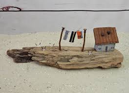 Basteln mit schwemmholz und steinen. Hafenstadtchen Treibholz Hauschen Treibholzhauschen Etsy Treibholz Kunst Aus Treibholz Holz