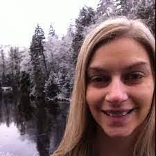 Jessica Bouton's Instagram, Twitter & Facebook