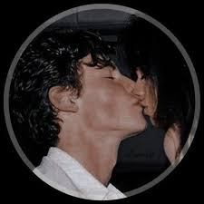 Jin cuidando de los niños 😂