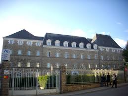 Quand serge ___ (être) petit, il ___ (habiter) dans un petit village ; Fichier Vannes Couvent Des Dames De La Retraite Jpg Wikipedia
