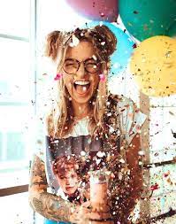 (easy photography ideas) thai language = cc eng. 29 Birthday Photoshoot Ideas You Will Love Travelandabroad