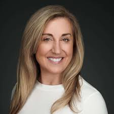 Winsted Realtor opens office