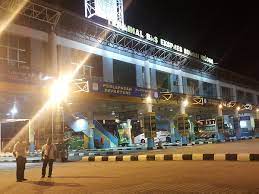 There are toilets, a reasonably sized waiting area and a number of coach counters over at the first floor. Kuala Lumpur To Sungai Nibong City Holidays Express Busonlineticket Com