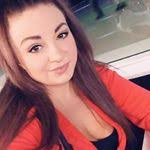 Jillian Holman's Instagram, Twitter & Facebook