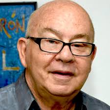 AUTORES con biografia