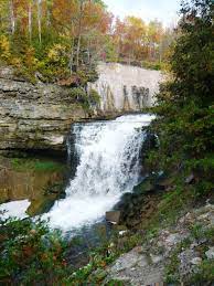 מס' 5 מתוך 15 דברים לעשות באליסטון. Forks Of The Credit Best Places To Travel Ontario Travel Beautiful Waterfalls