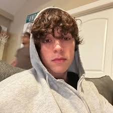 Serena Harris's Instagram, Twitter & Facebook