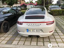 Wie leicht lässt es sich zu nutze machen, dass auf den straßen abends und nachts so wenig los ist wie nie zuvor… Porsche 991 Carrera 4 Gts Mkii 18 April 2020 Autogespot