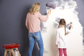 tips voor het verven van een betonnen muur bouwsuper