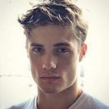 A hair stylist gives six helpful tips for men to bleach their hair platinum blonde the right way. 23 Jawlines Guaranteed To Get You Pregnant Blonde Guys Cute Blonde Guys Men Blonde Hair