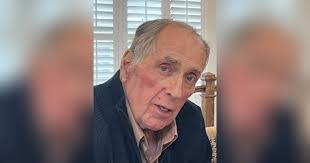 Kara Hoy's Instagram, Twitter & Facebook