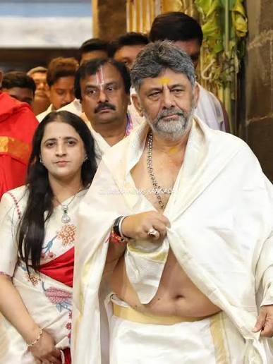 CM D.K. Shivakumar Visits Tirupati Temple with Wife | ತಿರುಪತಿ ಶ್ರೀ ವೆಂಕಟೇಶ್ವರ ಸ್ವಾಮಿಯ ಸನ್ನಿಧಿಗೆ ಧರ್ಮಪತ್ನಿಯೊಂದಿಗೆ ಭೇಟಿ ನೀಡಿದ ಸಿಎಂ ಡಿಕೆ ಶಿವಕುಮಾರ್! ​#DKShivakumar #Tirupati ...