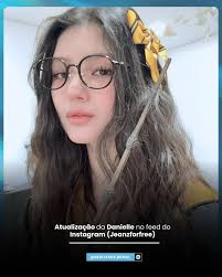 Atualização da Danielle no feed do Instagram (@jeanzforfree) 📸 🐶:  Expelliarmus 🪄 . . . @newjeans_official #HANNI #HAERIN #HYEIN #DANIELLE  #MINJI #NEWJEANS