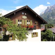 Die vielfältigen einrichtungen, die diese moderne unterkunft bietet. Unterkunft Ferienhaus Antonia In Der Stadt Mittenwald Katalog Von Unterkunften Aus Der Ganzen Welt