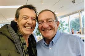 C'est une comédienne, chanteuse mais aussi évidemment voix off âgée de 59 ans. Jean Luc Reichmann Une Relation Particuliere Avec La Voix Zette On Vous Explique Tout