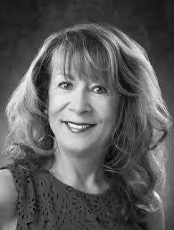 Michelle Hoaglund's Instagram, Twitter & Facebook