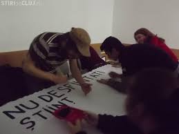 Pentru aceasta a fost reelaborata intreaga structura curriculara a ofertei educationale, care a fost in intregime. Protest De Solidaritate La Facultatea De Sociologie Si AsistenÅ£Äƒ SocialÄƒ Din Ubb Cluj Foto Stiri De Cluj