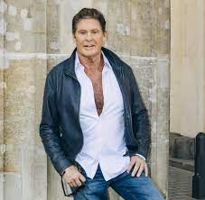 David michael hasselhoff (born july 17, 1952), nicknamed the hoff, is an american actor, singer, producer, television personality, and businessman. David Hasselhoff Ich Komme Mir Wie Ein Neujahrswitz Vor Welt