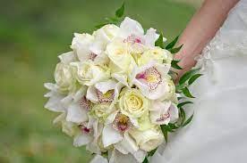 Order flowers today to brighten their day! Flowers By Post Uk By Flowers By Post Uk Bridestory Com