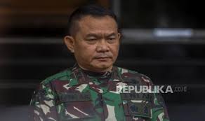 Semoga perkongsian senarai pangkat dalam pdrm polis diraja malaysia ini bermanfaat buat semua. Jenderal Dudung Tak Terbendung Republika Online