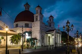 The city, divided into old and new sections, is just inland from. Batal Psbb Kota Semarang Bolehkan Kelurahan Bikin Portal Wilayah
