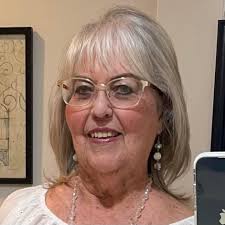 Sweet multi tiered fairy garden planter! See more:  https://1millionideas.com/20-diy-cool-tower-garden-ideas?utm_source=THUY&utm_medium=1millionideas&utm_campaign=Marry+Dell&utm_content=craft&utm_term=8-2022