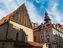 Staronová synagóga je synagóga v prahe. Staronova Synagoga