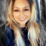 Davina Arias's Instagram, Twitter & Facebook