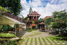 See 43 traveller reviews, 64 candid photos, and great deals for bantal guling villa, ranked #253 of 440 b&bs / inns in bandung and rated 2.5 of 5 at tripadvisor. Bantal Guling Villa Lembang Updated 2021 Prices