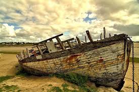Epave De Bateau A Portbail En Normandie Boat Art Boat Dungeness Beach