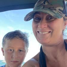 Annette Betts's Instagram, Twitter & Facebook