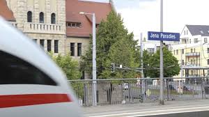 Housed in a building dating from 1996, the apartment is in an area where guests can engage in activities such as hiking and fishing. Deutsche Bahn Der Ice Lasst Das Paradies Links Liegen Gesellschaft Sz De