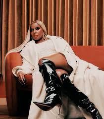 Queen of my throne, ruling with love❤️🥰