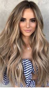 Hot Toffee Hair Color And A Lovely Makeup Inspiring Ladies Hair Styles Long Hair Styles Caramel Hair Highlights