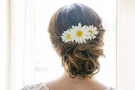 Bridal Hair Comb Daisy Hair Clip Floral Hair Combs Summer Wedding Hair Vine White Flower Hair Clip Bridesmaid Hair Accessory Boho Chic In 2021 Floral Hair Combs Flower Hair Accessories Wedding