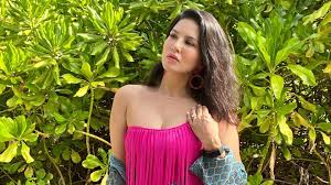 Sunny Leone Reaches THIS Big Milestone In Her Career; Makes Announcement On  Social Media - Watch Video - Zee5 News