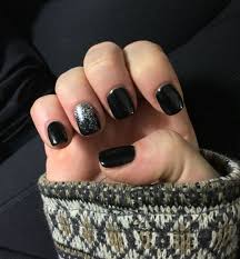 Black And Silver Ombre Nail Designs Black Shellac Nails With Silver Ombre Accent Nail Inspired By A Previous Pin Trendy Nails Black Shellac Nails Shellac Nails Glitter
