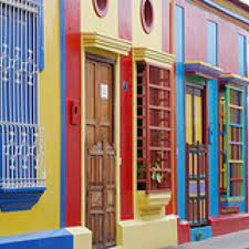 O el tararear de un verso con su estribillo, de una música alegre dicharachera. Casas Tipicas Barrio El Saladillo Maracaibo State Venezuela Colonial Houses South America Travel House Colors Windows And Doors