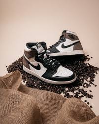 Foot Locker On Instagram A New Twist On A Familiar Color Scheme The Highly Anticipated Jordan Retro 1 Dark Mocha La In 2020 Hype Shoes Retro 1 Sneaker Collection