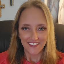 Anyone know a good Divorce lawyer?? Please send me some reviews and about  what it costs. Thanks ☺️ Any advice for going through a divorce would be  helpful also ☺️