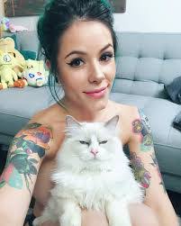 Megan Dutton's Instagram, Twitter & Facebook