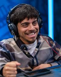 Set a Reminder‼️🔔 Tuesday at 12:30 PST @dope_as_usual_podcast x  @ralphbarbosa03 🔥🔥🔥 📸 @rocco_rola