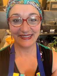 Simba's Dog Palace is setting up and will be ready to feed your faces from  11-3PM at Theisen's . Perfect weather for some great food!