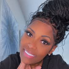 does anyone have a suite available to do makeup in the dfw area ? please  drop booth rent prices and pictures of the suite 💕