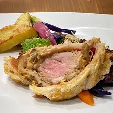 Si alterna alla vigilia di natale ad un secondo di pesce, (che invece faccio negli anni dispari, di solito). Filetto Di Maiale Cotto A Bassa Temperatura Alla Wellington Picture Of Biodomus Self Bistrot Roma Prati Rome Tripadvisor