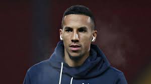 Keith Hackett reacts to contentious decision in Norwich City v Portsmouth