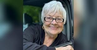 Barbara Hallowell's Instagram, Twitter & Facebook